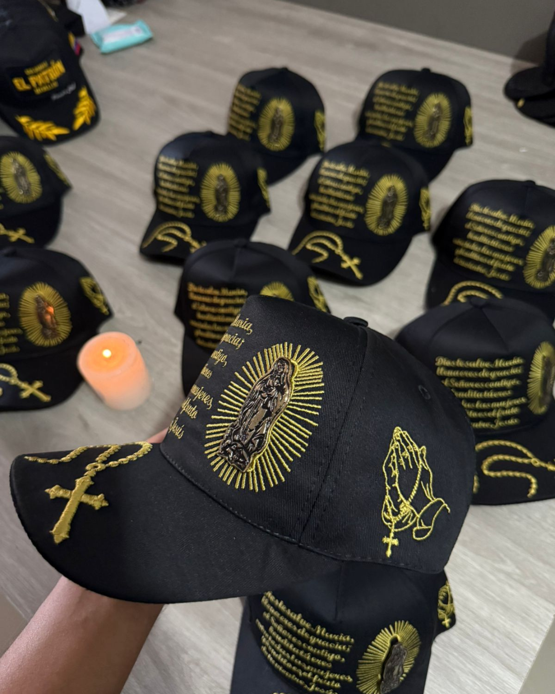 Gorra Virgen Oracion (Edición Especial)